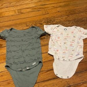 Gerber 12M Green and White Cotton Bodysuit Set